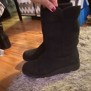 Ugg Amie boot size 8.5 in black